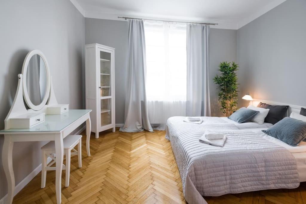 Florianska Deluxe Apartments With Air Condition คราคูฟ ภายนอก รูปภาพ
